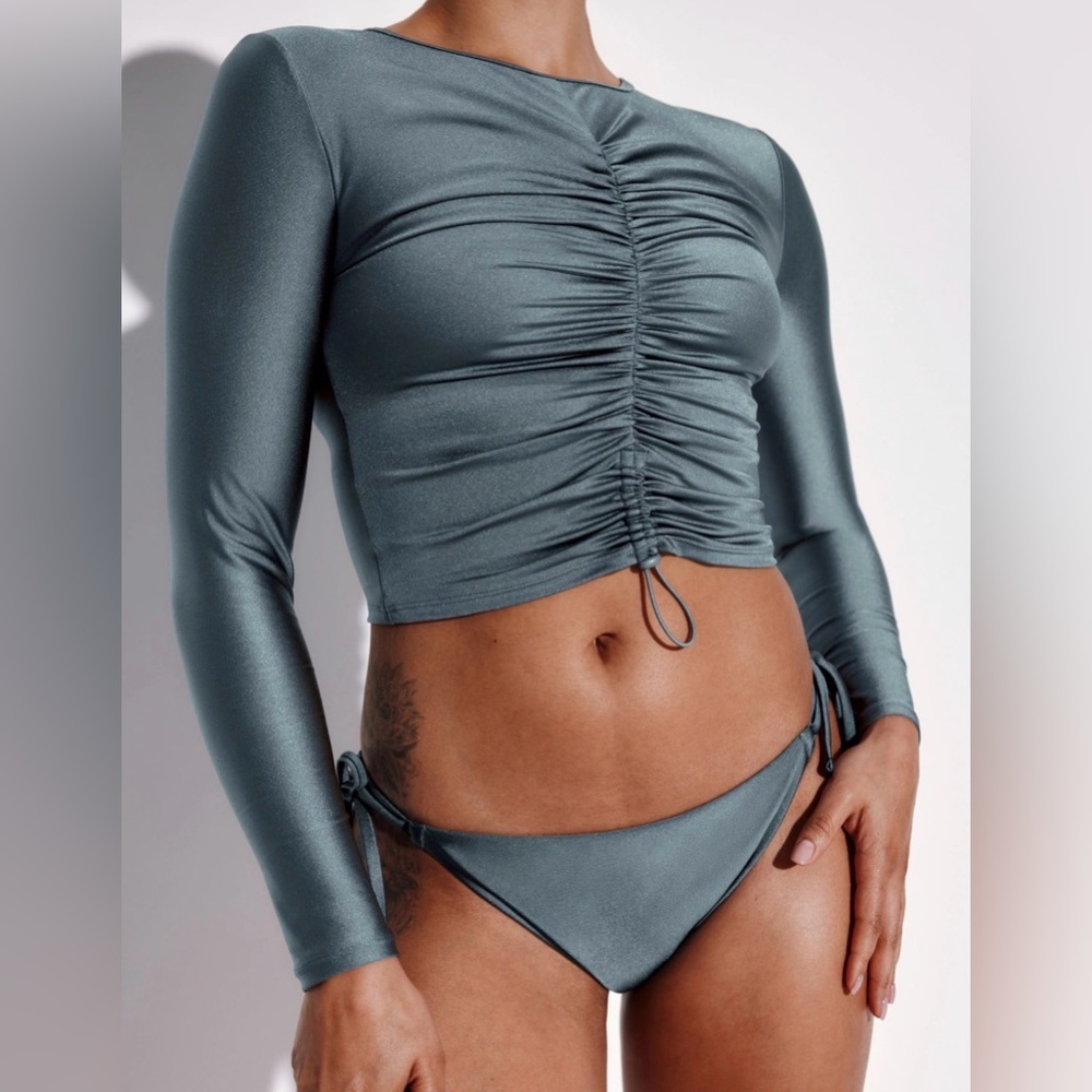 Knix long sleeve swim top size small - Picture 4 of 4
